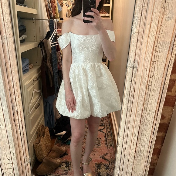 Valentina Dress in White by Amanda Uprichard - Picture 9 of 15